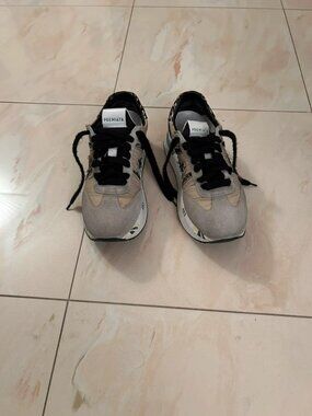 Women's Beige & Black Retro Runner Sneakers